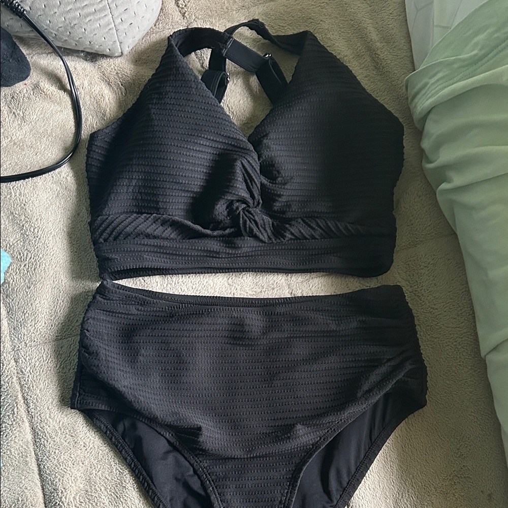 Black Textured Bikini Set / NEVER WORN